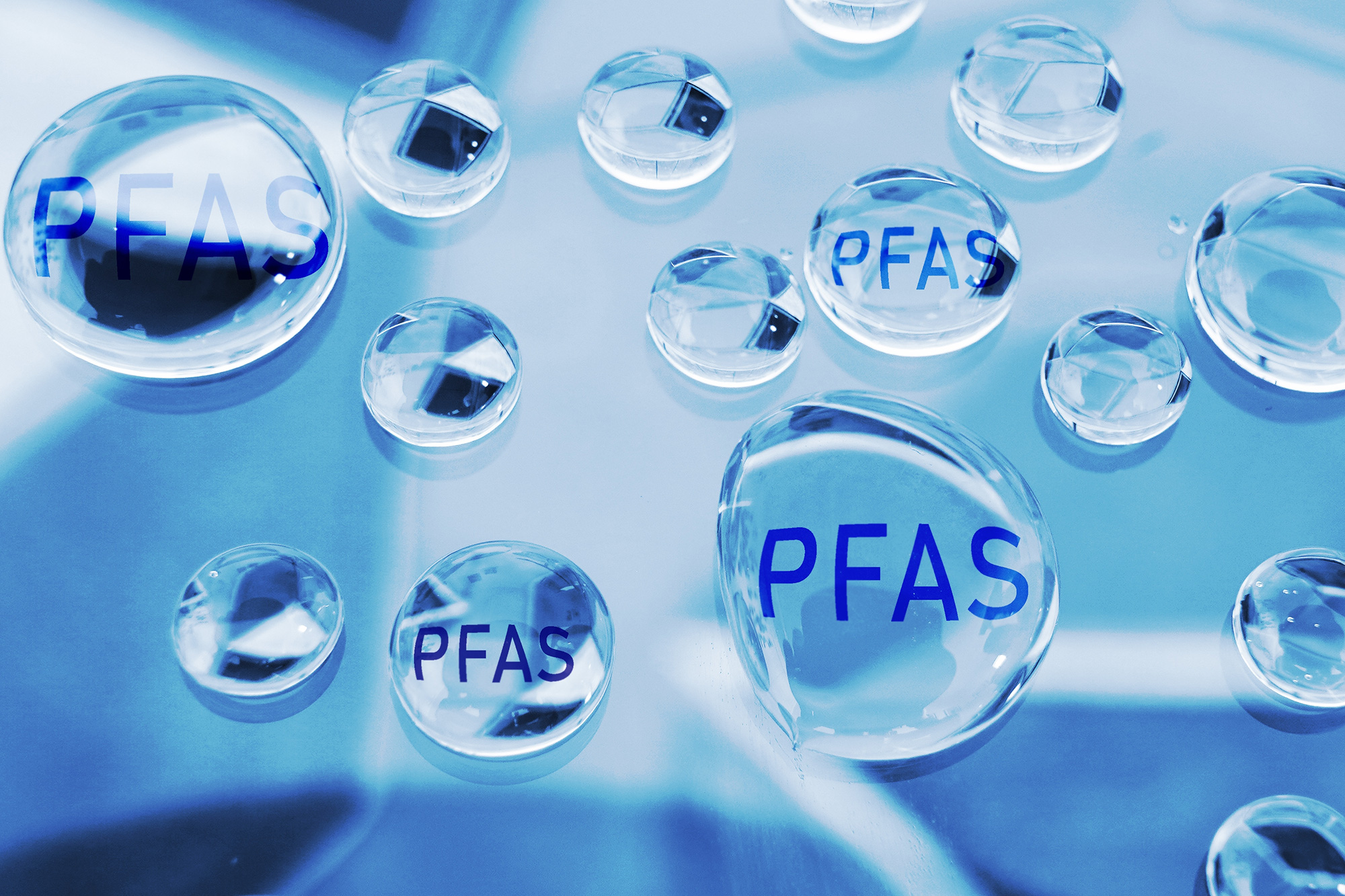 Uusi vedensuodatin poistaa jopa 98 % vaikeasti tarttuvista "forever-kemikaaleista"